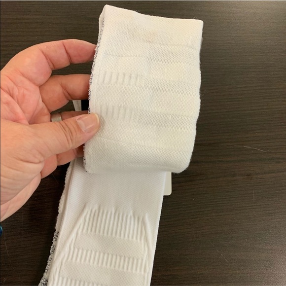 💥Host Pick💥Adidas Alphaskin Traxion Maximum Cushioned Crew - Picture 4 of 9